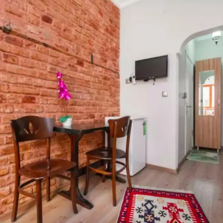 Balat House Apartahotel